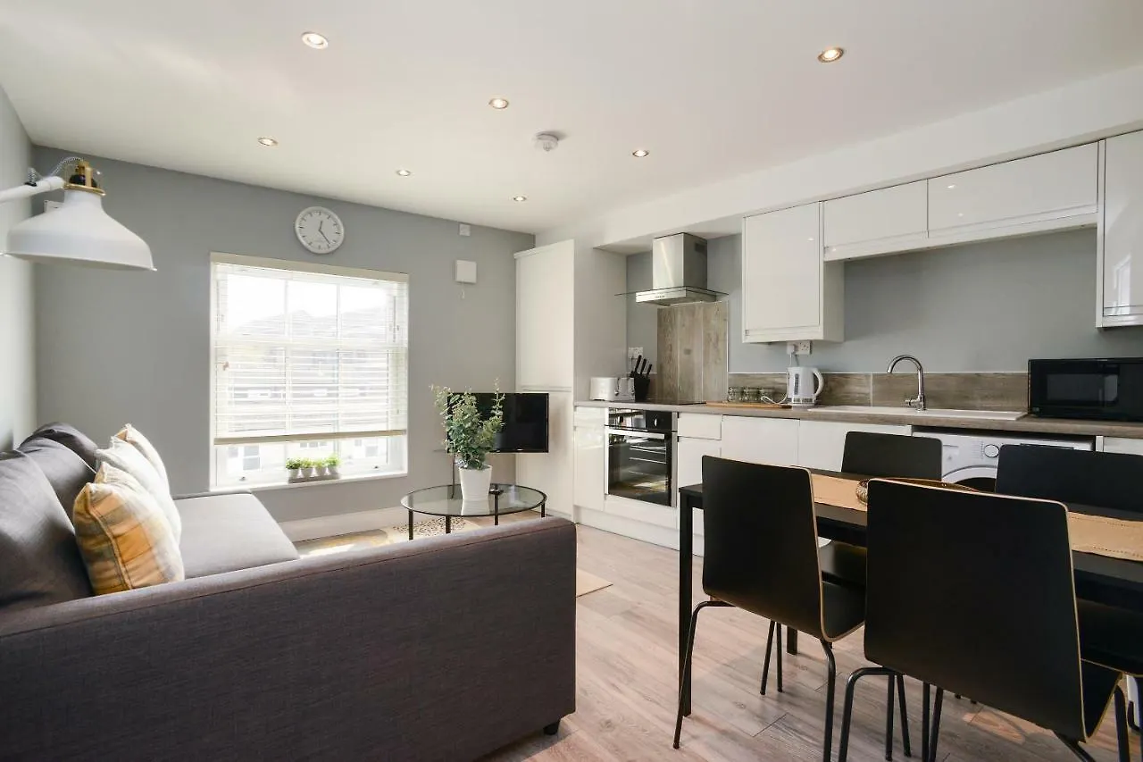 Arena Apartments - Stylish And Homely Apartments By The Ice Arena With Parking Nottingham