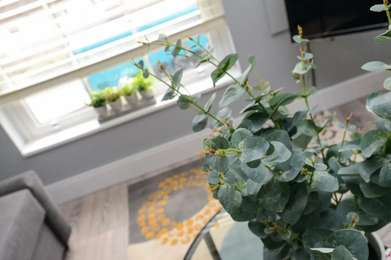 Arena Apartments - Stylish And Homely Apartments By The Ice Arena With Parking Nottingham
